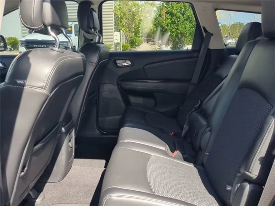 2018 Dodge Journey Crossroad photo 1