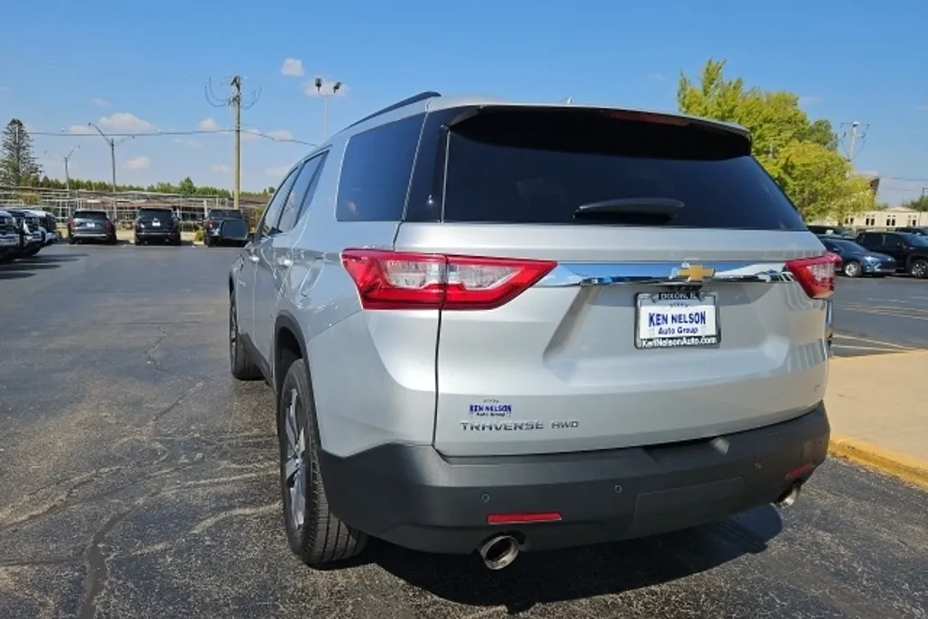 2021 Chevrolet Traverse Leather photo 1