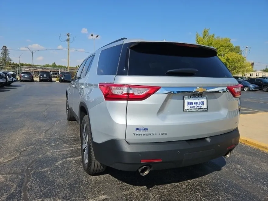 2021 Chevrolet Traverse Leather photo 1