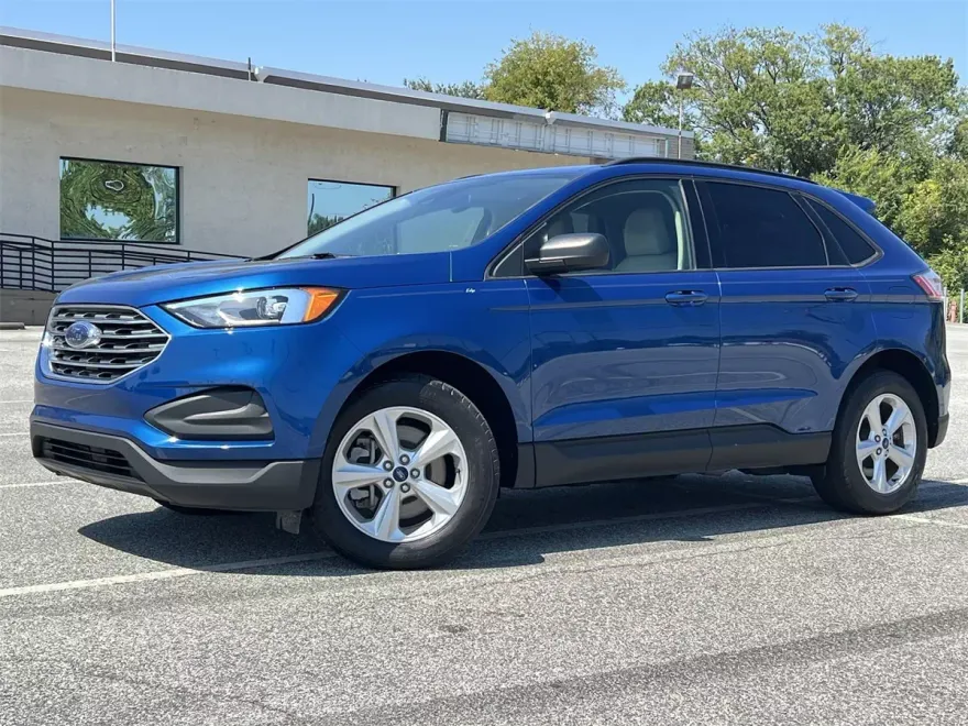 2022 Ford Edge SE photo 1