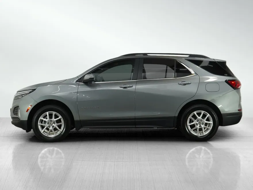 2024 Chevrolet Equinox LT photo 1