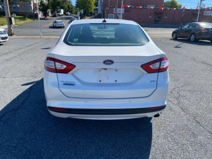 2014 Ford Fusion Energi SE photo 1