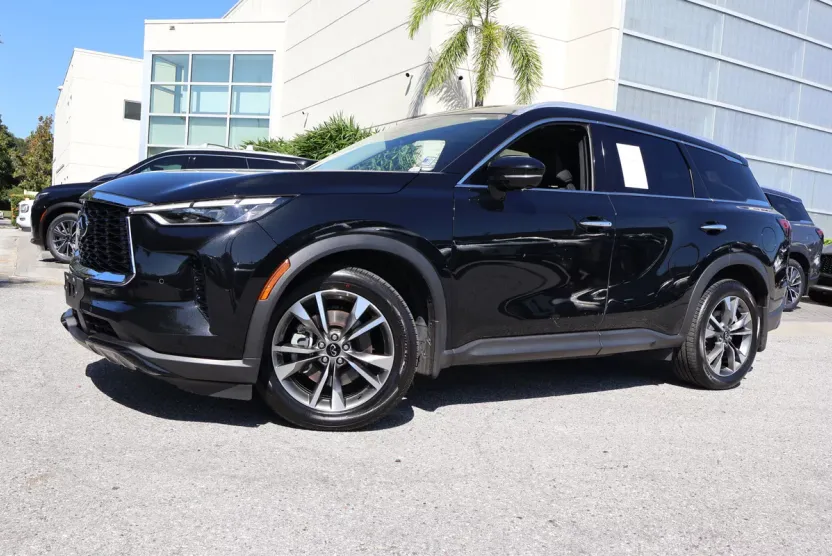 2023 Infiniti QX60 Luxe photo 1