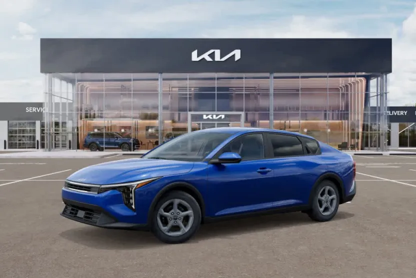 2025 Kia K4 LXS photo 1