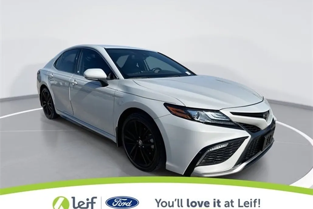 2023 Toyota Camry XSE photo 1