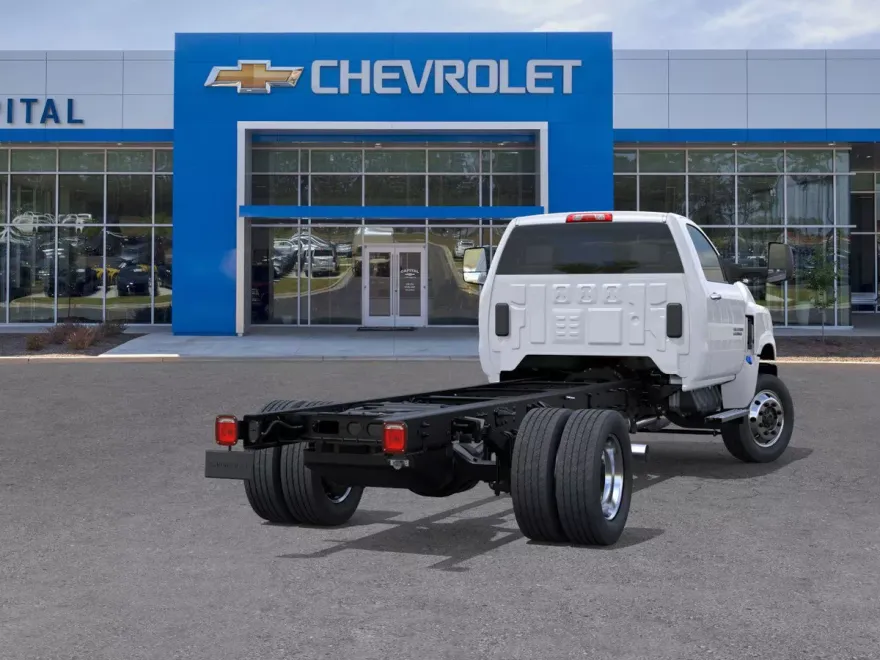 2025 Chevrolet Silverado 6500HD Work Truck photo 1