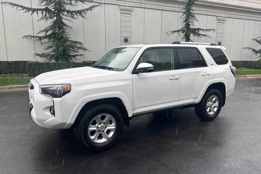 2024 Toyota 4Runner SR5 photo 1