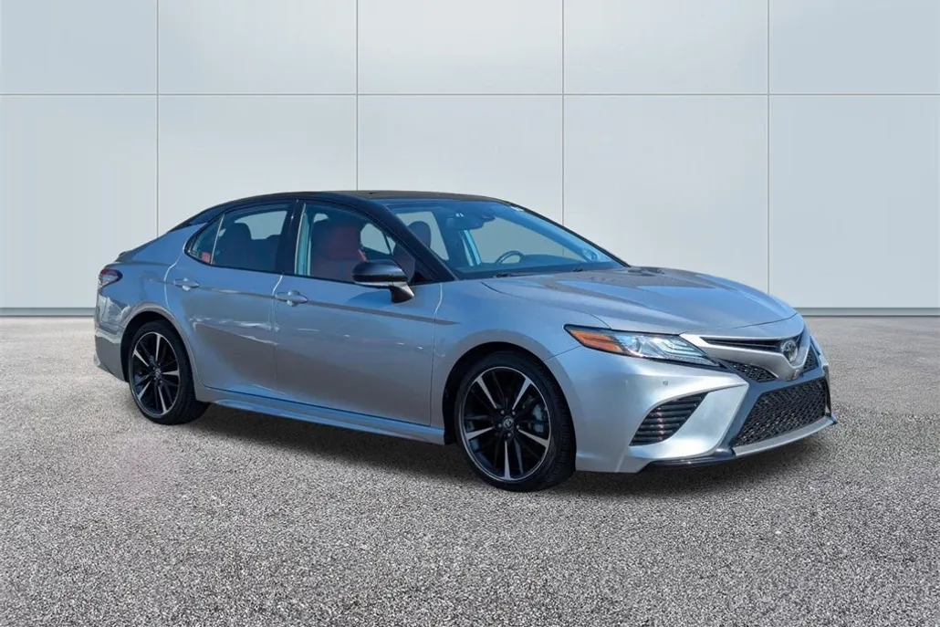 2019 Toyota Camry XSE V6 photo 1