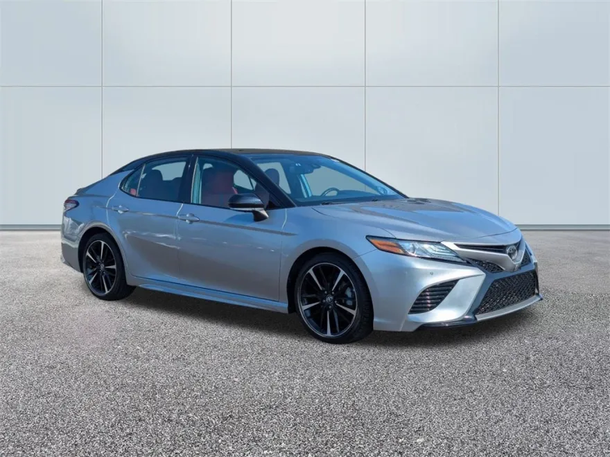 2019 Toyota Camry XSE V6 photo 1