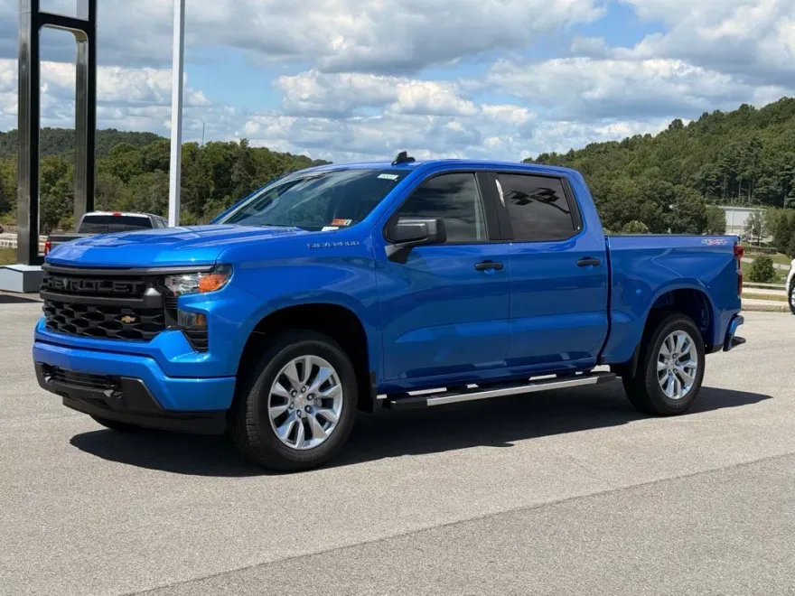 2026 Chevrolet Silverado 1500 Custom photo 1