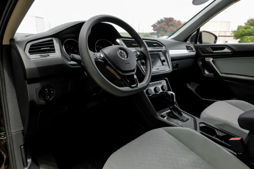 2019 Volkswagen Tiguan Sport photo 1