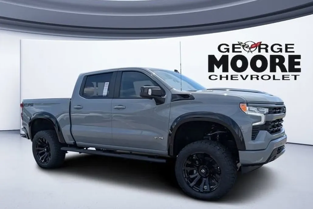 2025 Chevrolet Silverado RST photo 1