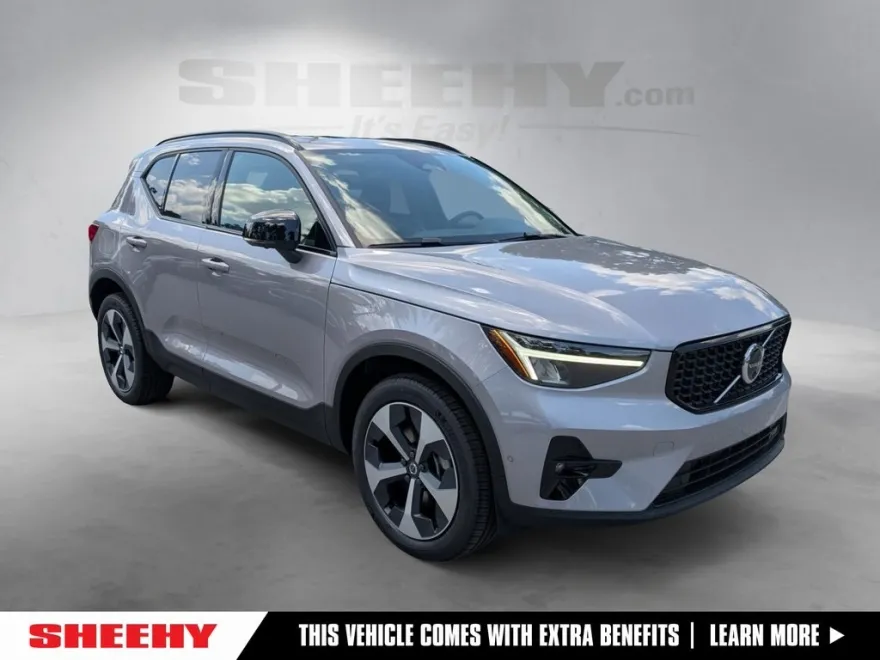 2026 Volvo XC40 Plus photo 1