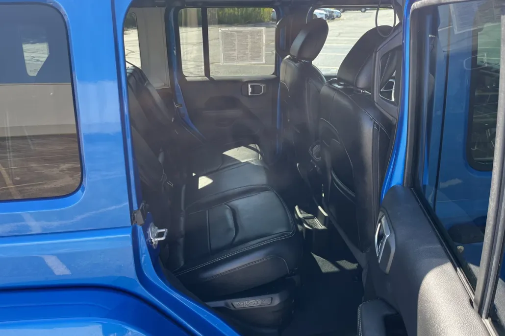 2022 Jeep Wrangler 4xe Unlimited Sahara photo 1