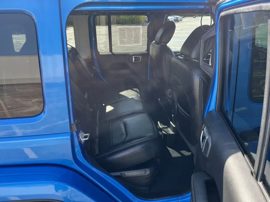 2022 Jeep Wrangler 4xe Unlimited Sahara photo 1