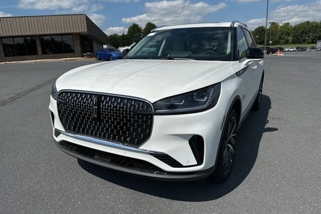 2025 Lincoln Aviator Reserve photo 1
