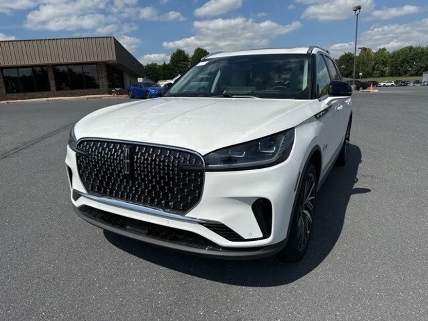 2025 Lincoln Aviator Reserve photo 1