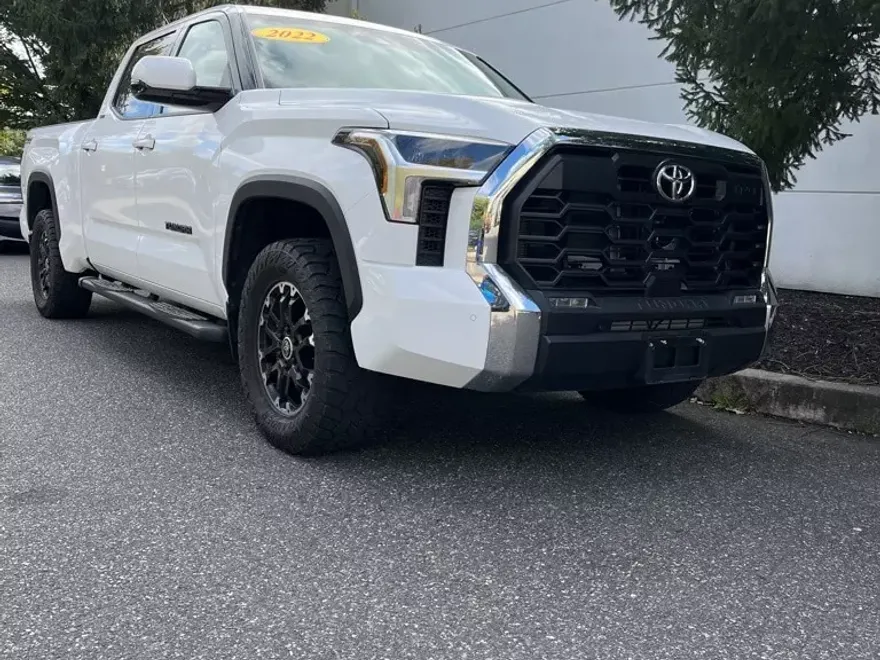 2022 Toyota Tundra SR5 CrewMax photo 1