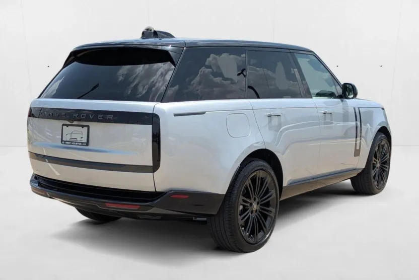 2025 Land Rover Range Rover SE photo 1