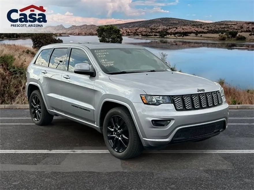 2019 Jeep Grand Cherokee Altitude photo 1