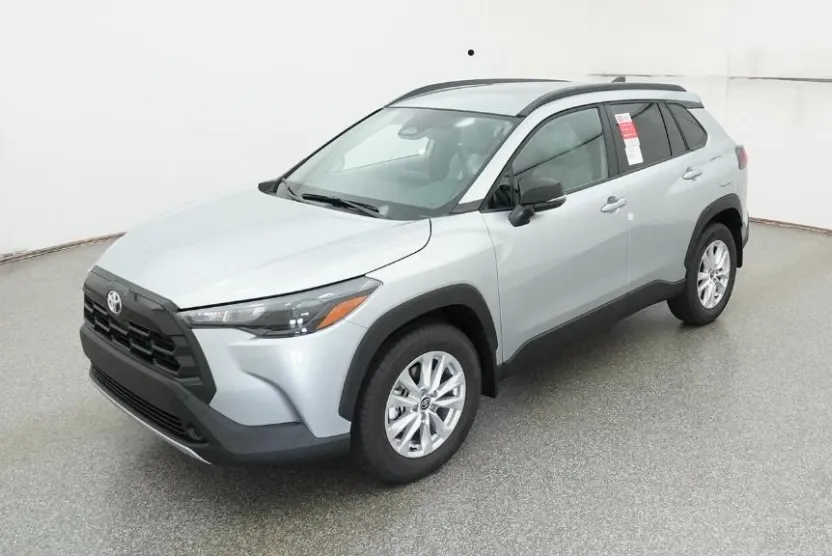 2026 Toyota Corolla Cross LE photo 1