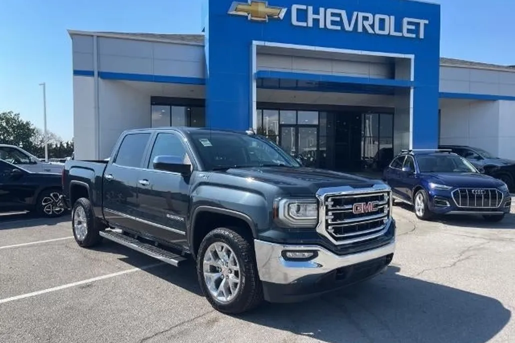 2017 Gmc Sierra 1500 SLT photo 1