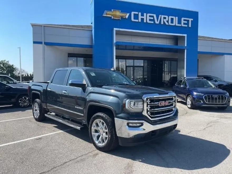 2017 Gmc Sierra 1500 SLT photo 1