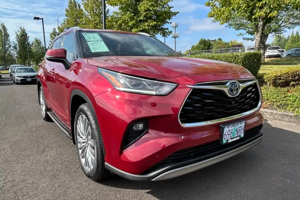 2022 Toyota Highlander Hybrid Platinum photo 1