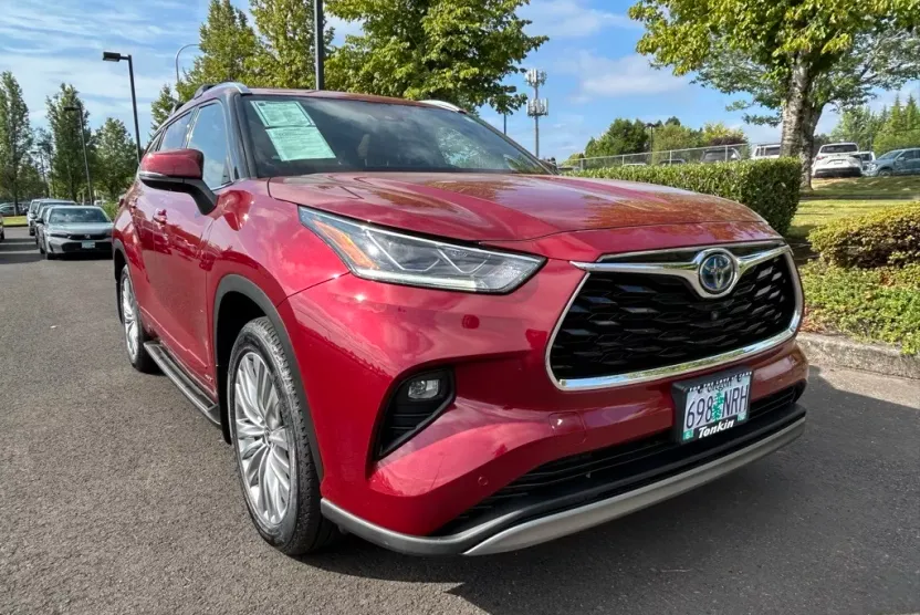 2022 Toyota Highlander Hybrid Platinum photo 1