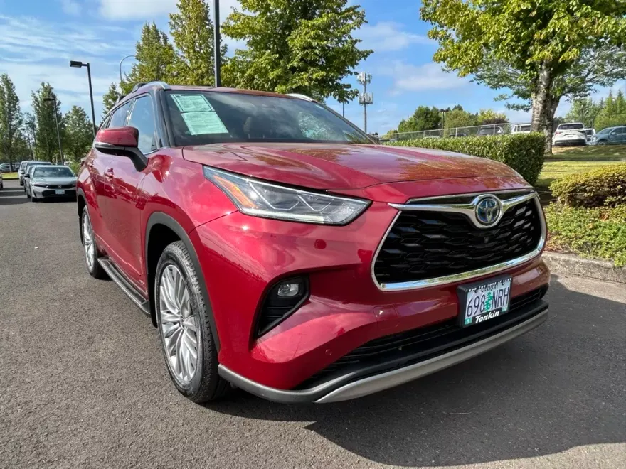 2022 Toyota Highlander Hybrid Platinum photo 1