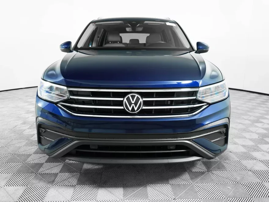 2022 Volkswagen Tiguan SE photo 1