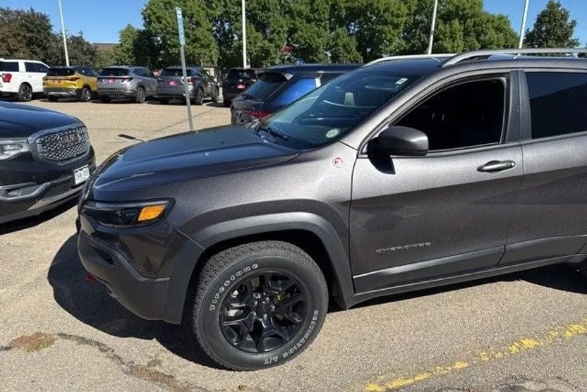 2021 Jeep Cherokee Trailhawk photo 1