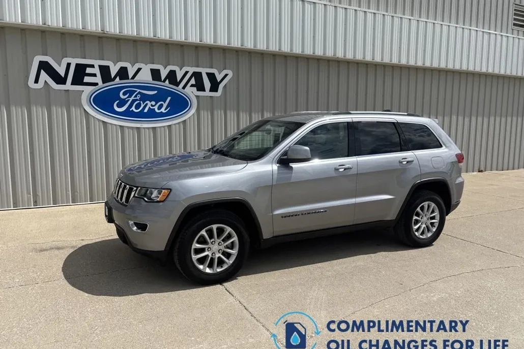 2021 Jeep Grand Cherokee Laredo X photo 1
