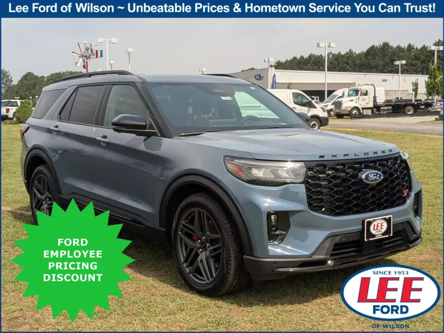 2025 Ford Explorer ST photo 1