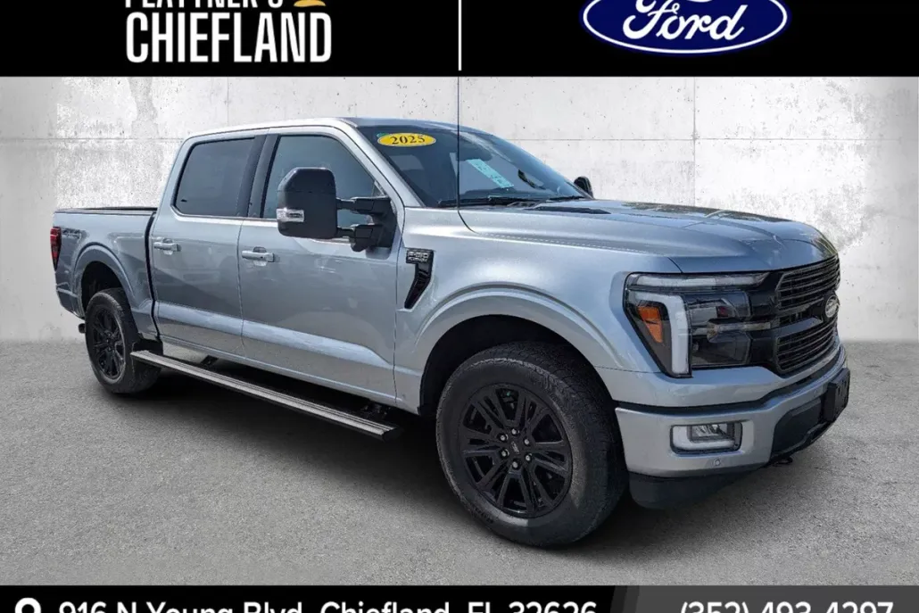 2025 Ford F-150 Platinum photo 1