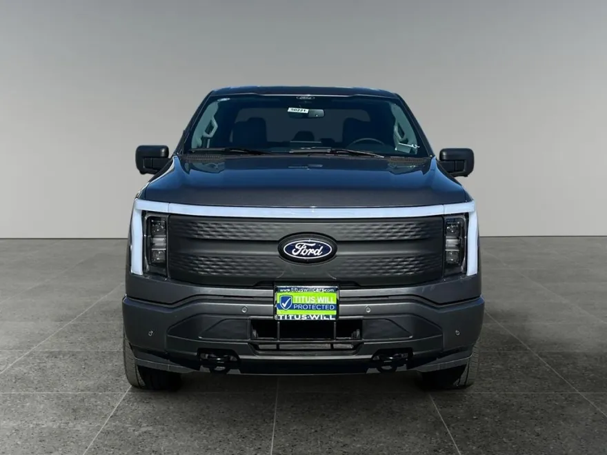 2025 Ford F-150 Lightning photo 1