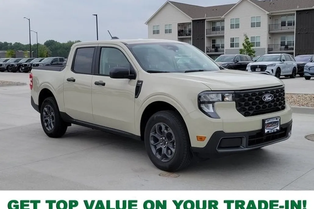 2025 Ford Maverick XLT photo 1