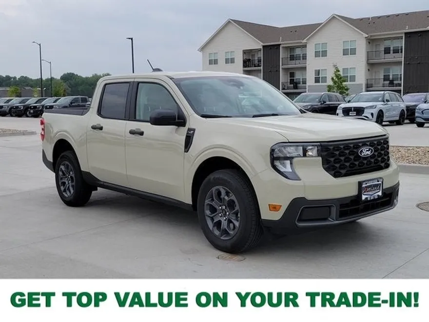 2025 Ford Maverick XLT photo 1