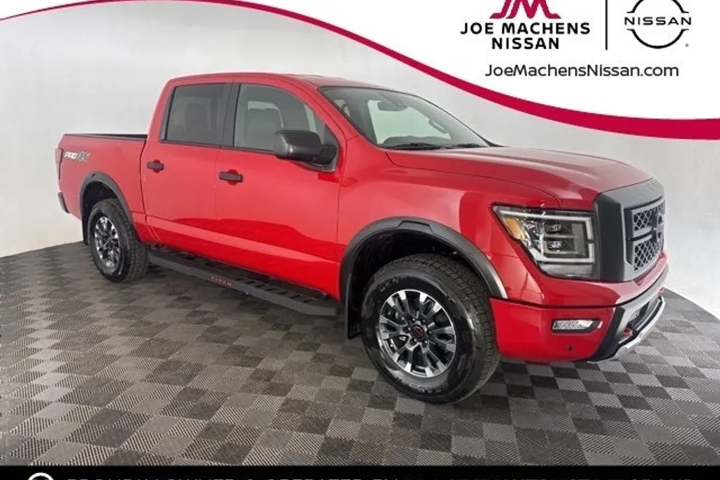 2024 Nissan Titan PRO-4X photo 1