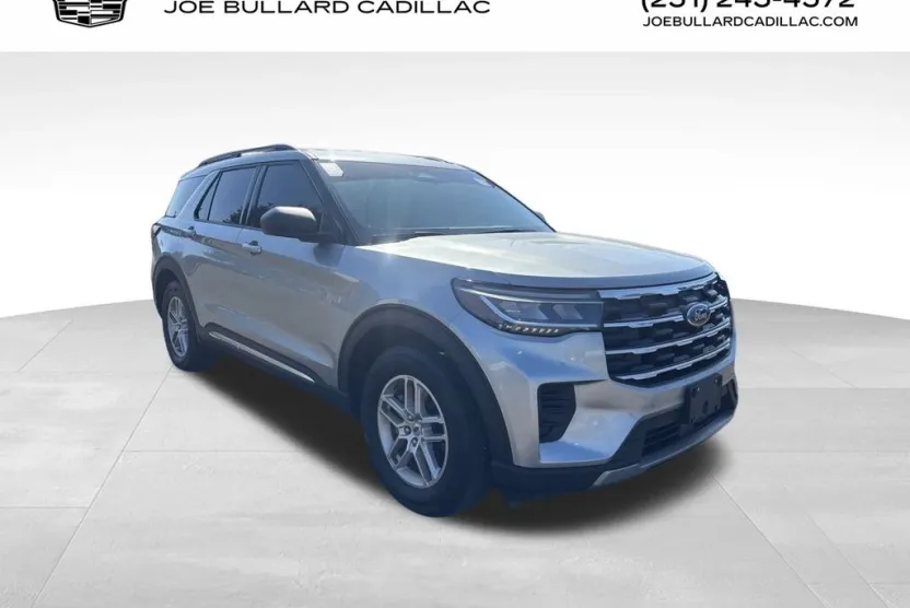 2025 Ford Explorer photo 1