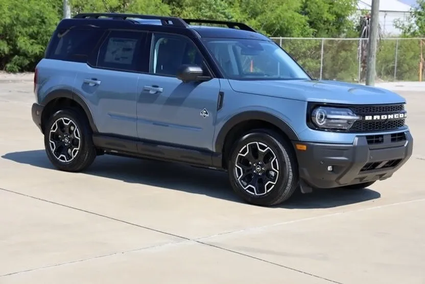2025 Ford Bronco Sport Outer Banks photo 1
