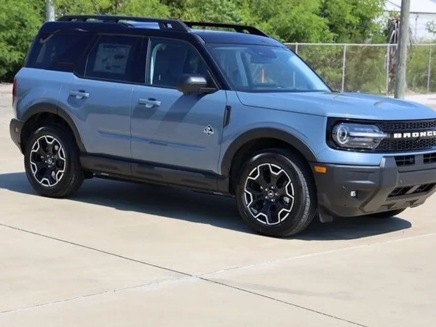 2025 Ford Bronco Sport Outer Banks photo 1