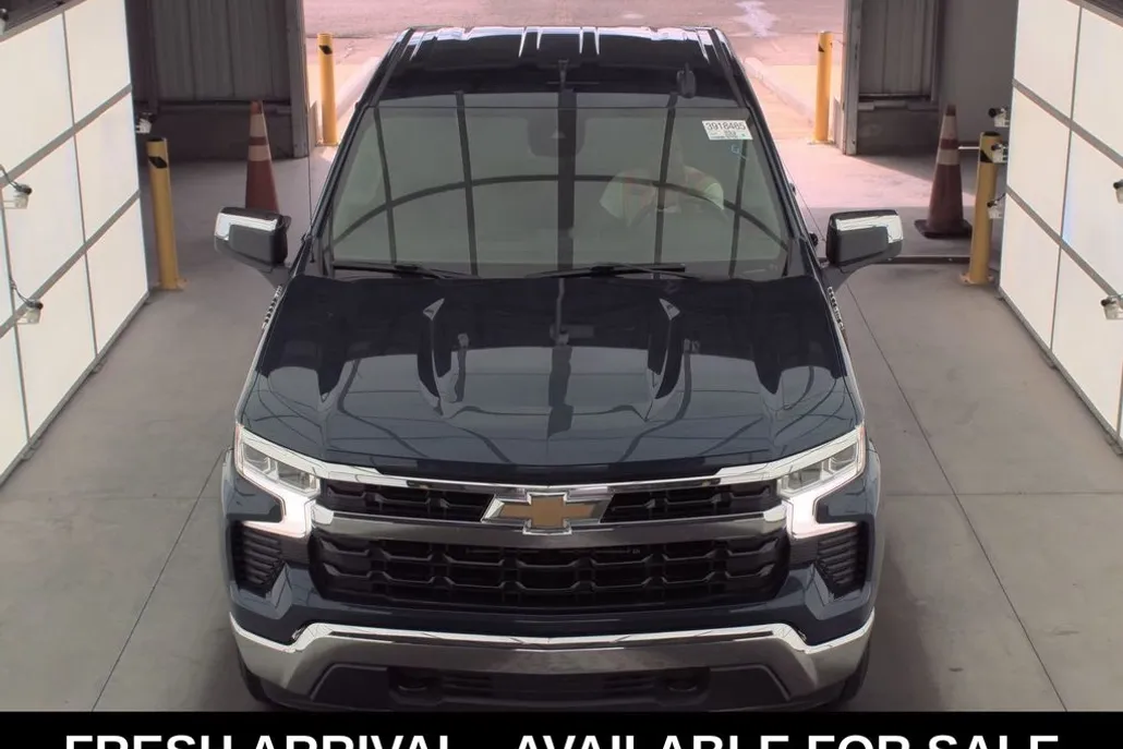 2022 Chevrolet Silverado 1500 LT photo 1