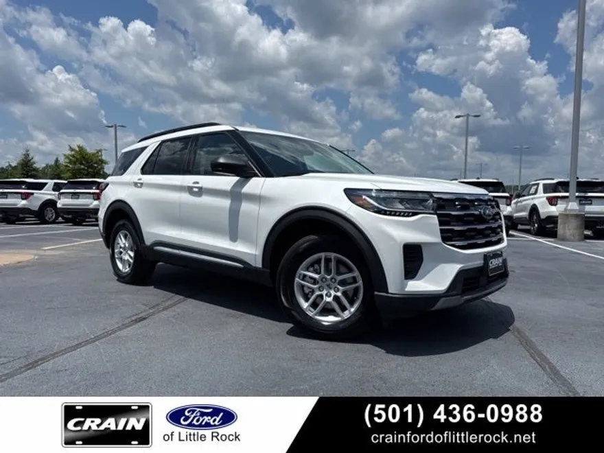 2025 Ford Explorer photo 1