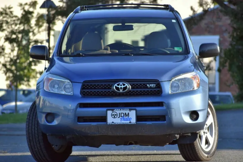 2008 Toyota RAV4 Base photo 1