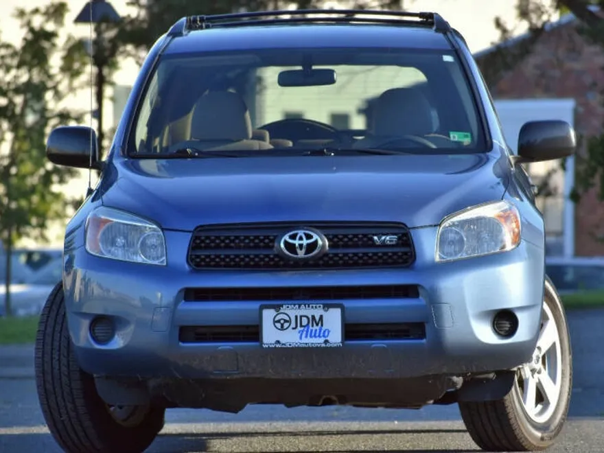 2008 Toyota RAV4 Base photo 1
