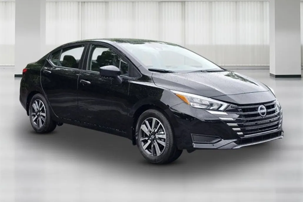 2025 Nissan Versa S photo 1