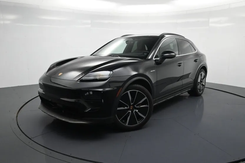 2025 Porsche Macan Electric photo 1