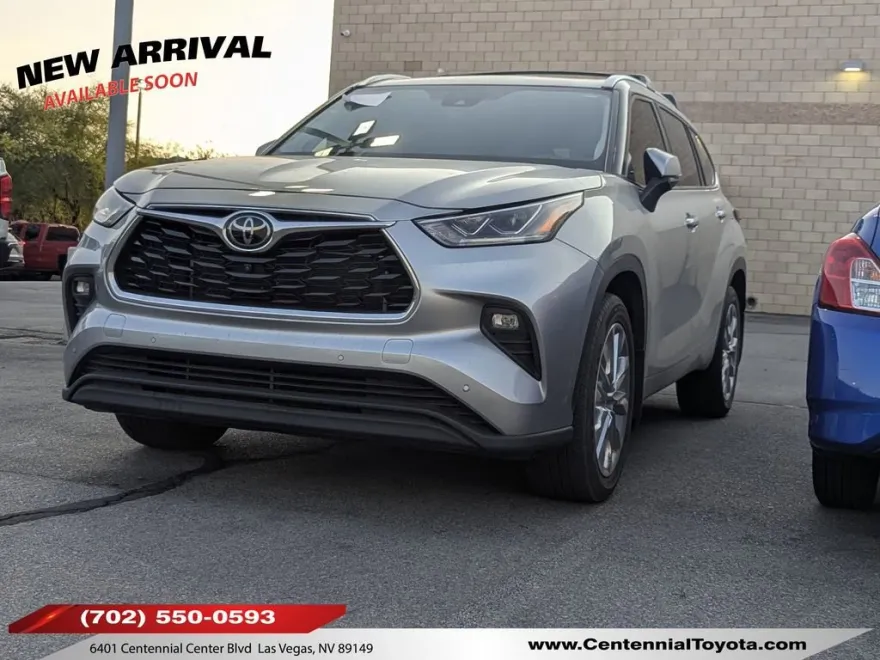 2023 Toyota Highlander Limited photo 1