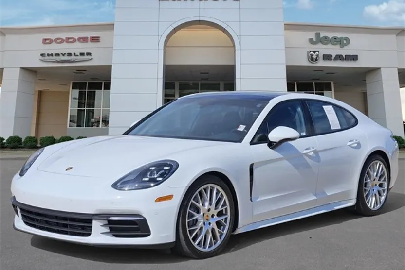 2018 Porsche Panamera 4 photo 1